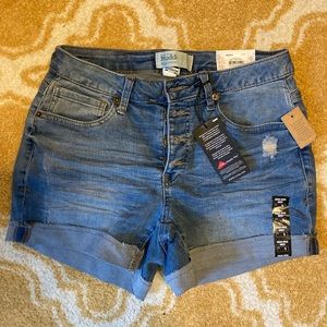 MUDD MID RISE JEAN SHORTS